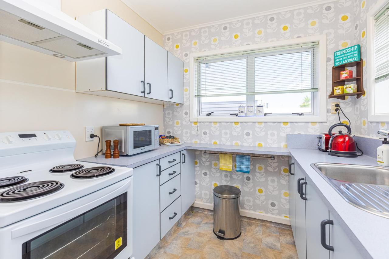 Le Riva Bed And Breakfast By The Beach Whanganui Eksteriør bilde