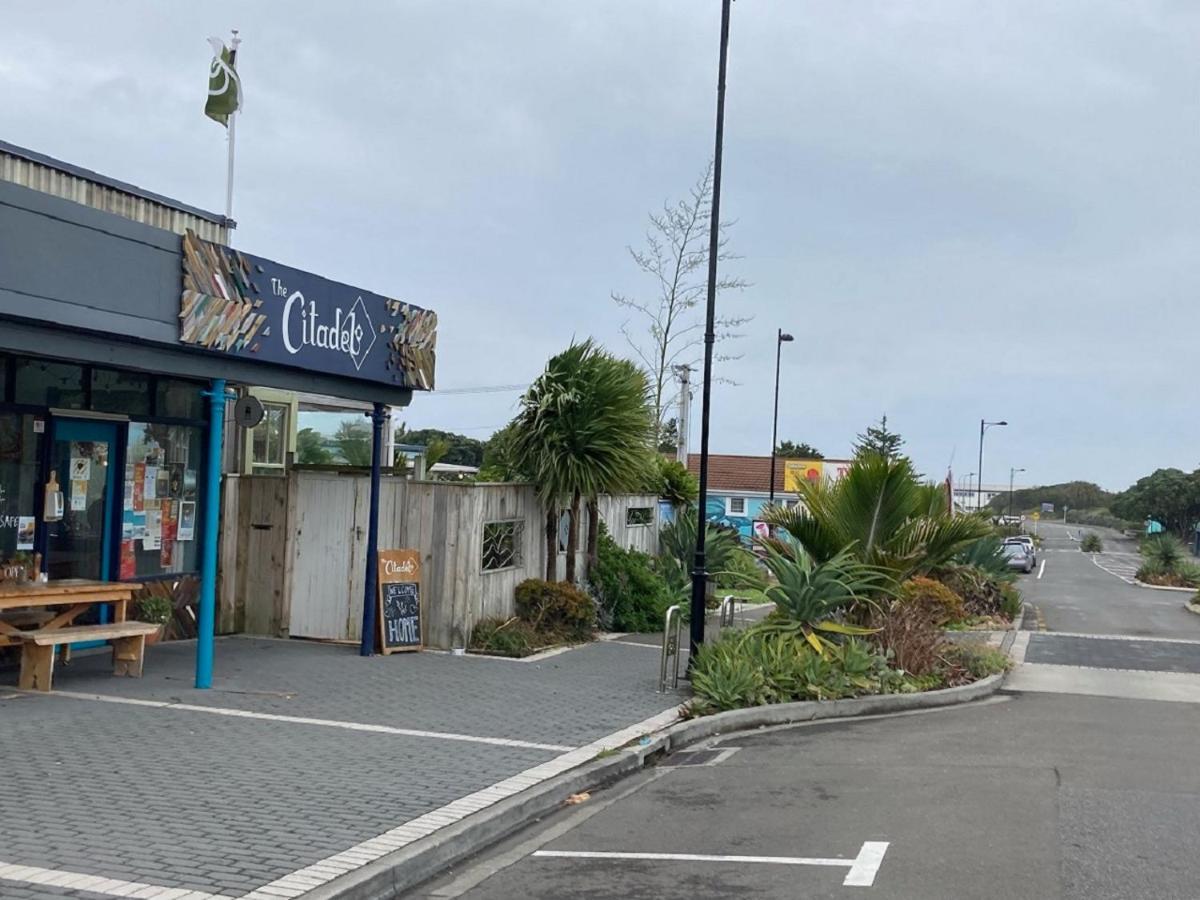 Le Riva Bed And Breakfast By The Beach Whanganui Eksteriør bilde